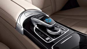 Centre console touchpad (source: Mercedes-Benz)